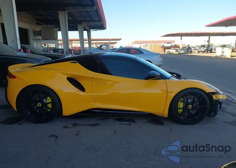 2024 Lotus Emira V6 First Edition z USA, uszkodzony, nr VIN SCCLEKAXXRHA11528